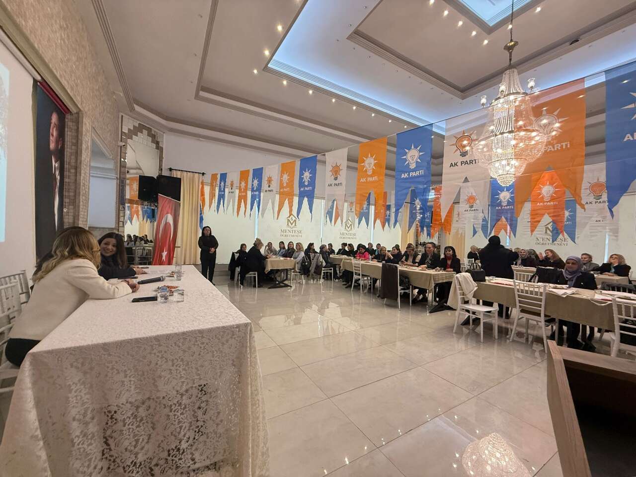 AK Parti Muğla’da “Köklerden Geleceğe Kadın Kolları Çalıştayı” Düzenlendi 9